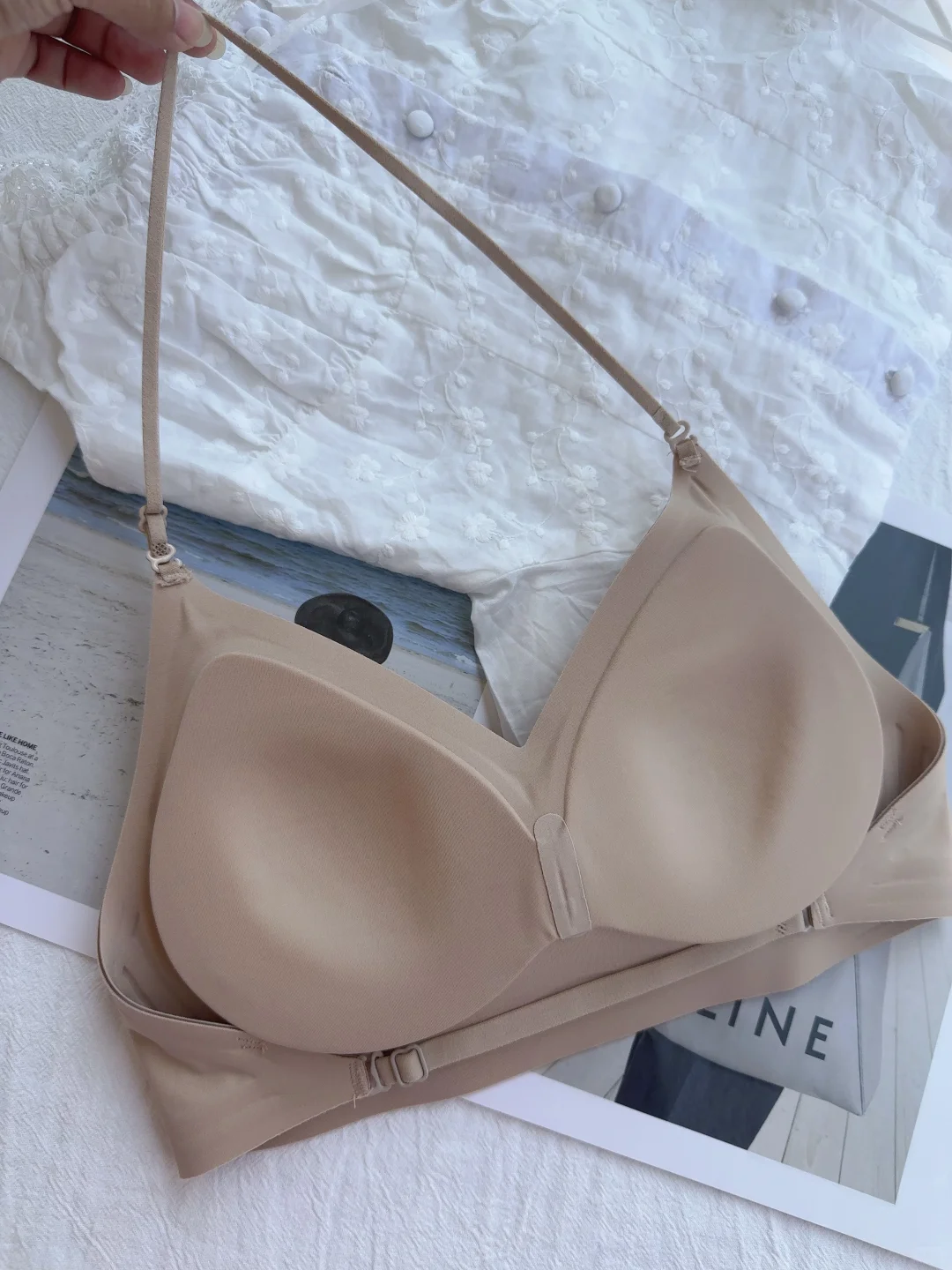 露背➕挂脖！粉底液大露背👙真的又辣又 sexy