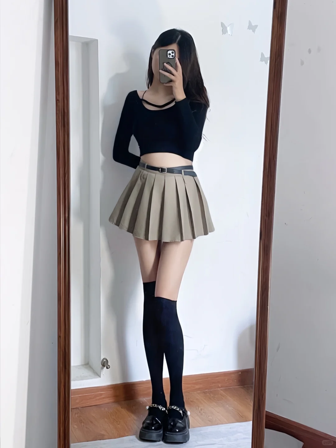 高妹穿搭 我愿称长筒袜是百褶裙的灵魂CP🖤