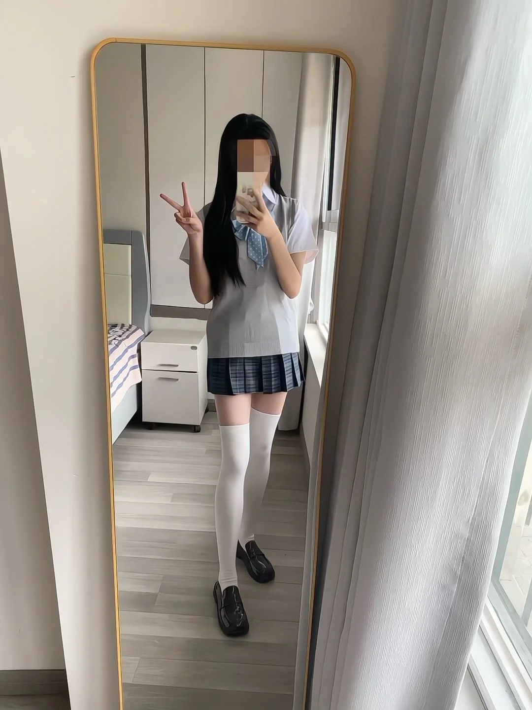 再不叫麻麻就把袜子塞你嘴里