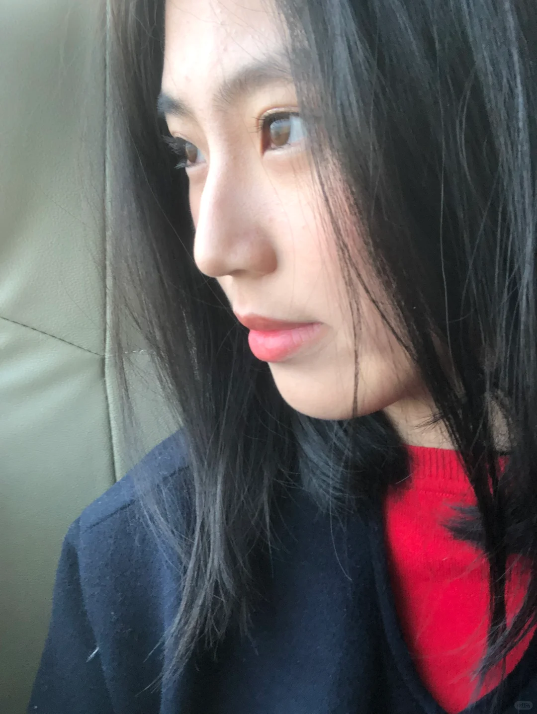 侧脸绝了，正脸一般