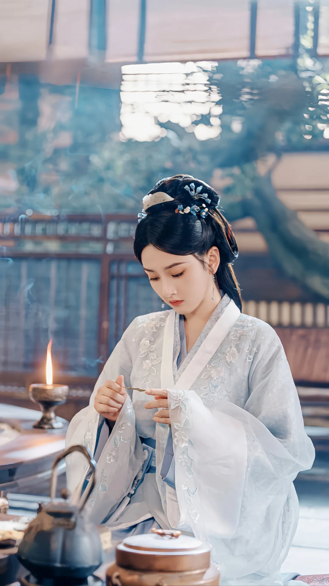 泱水十分色，双姝占八分