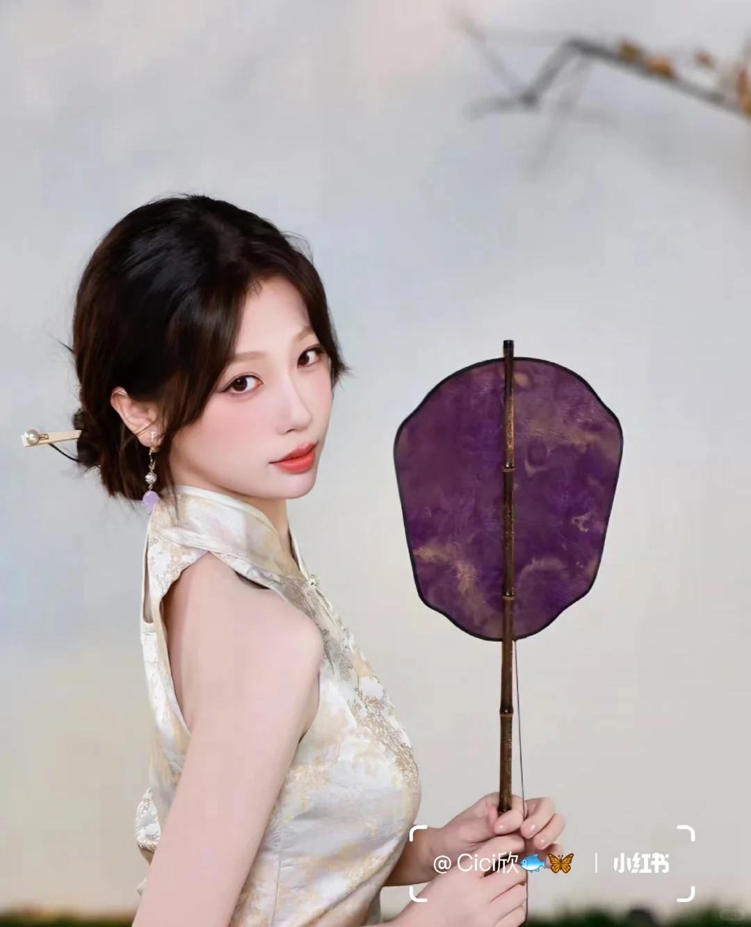 她什么风格都能驾驭呀，新中式妥妥的美人呀