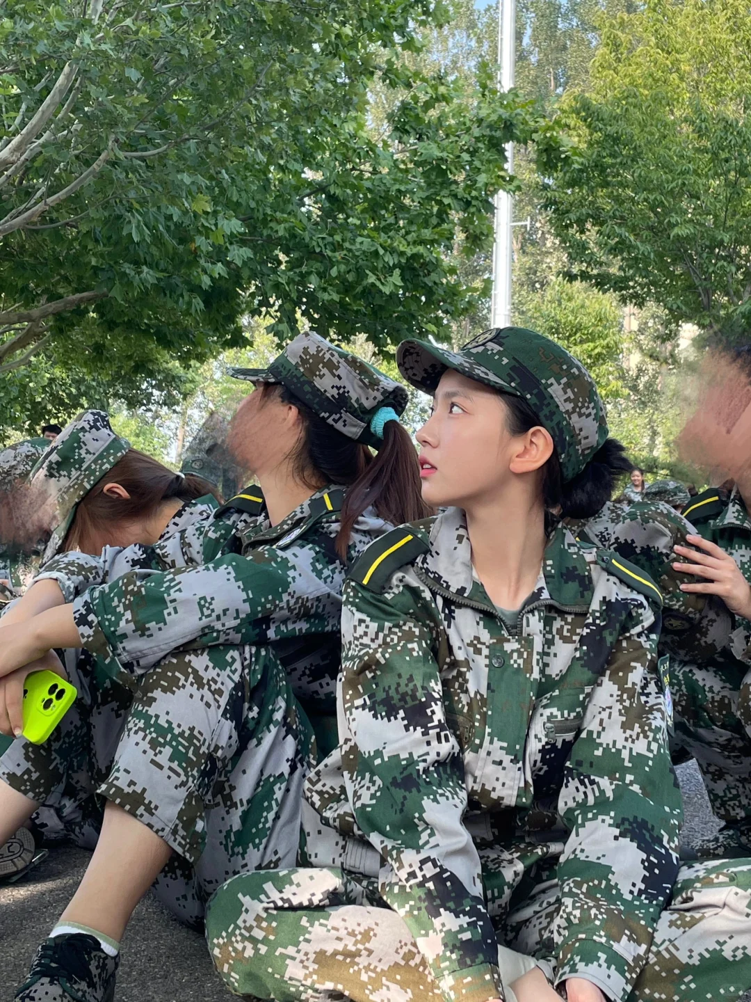 04女大|舍友说 别动你现在好漂亮
