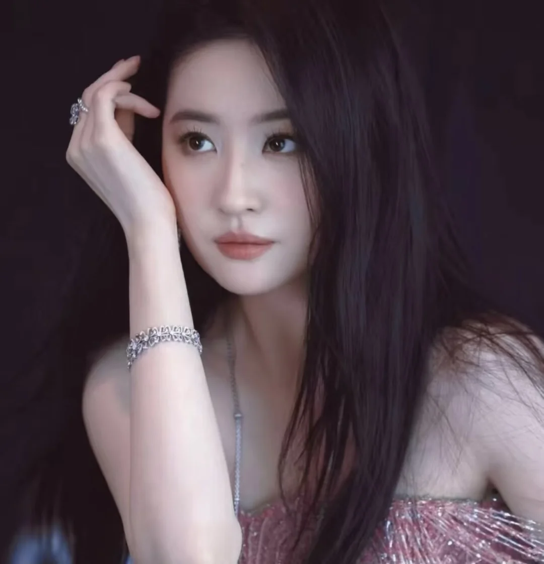 亦正亦邪的女孩真迷人～～