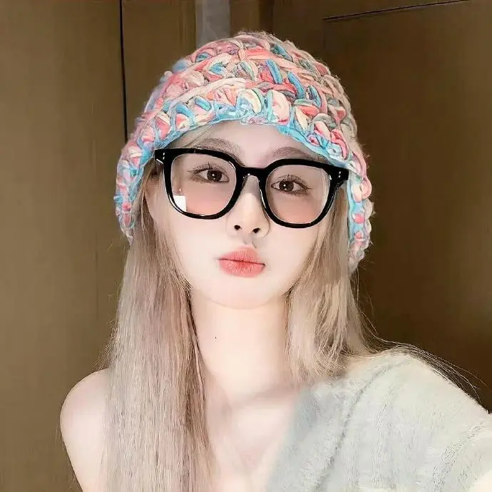 𝑾𝒆𝑪𝒉𝒂𝒕🫧盛夏氛围感女生头像～