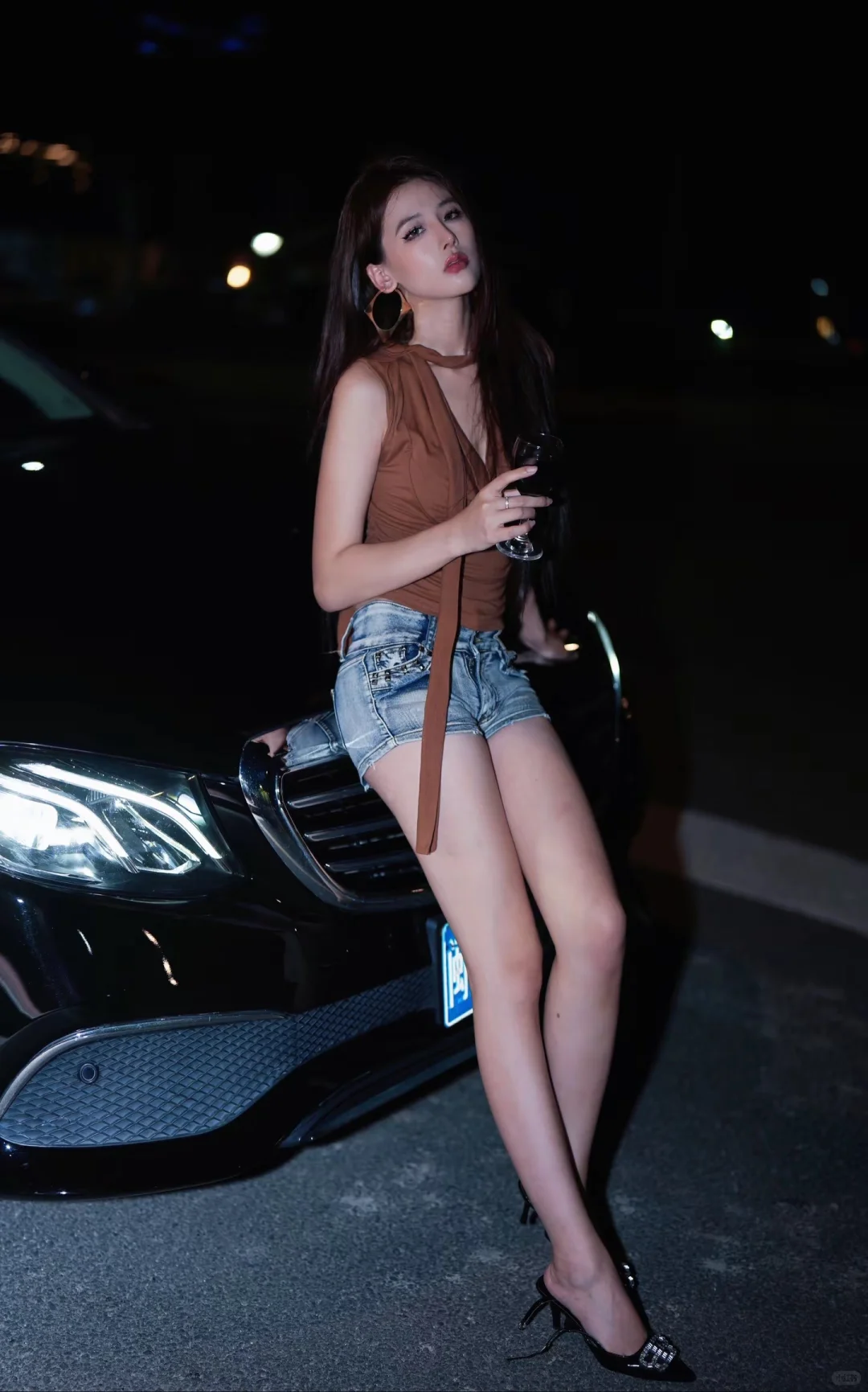 📸 夜拍车边人像干货！酒瓶+灯光=氛围感王炸