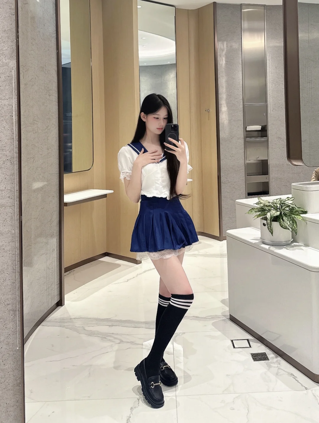 今日份ootd~水手服搭配长筒袜