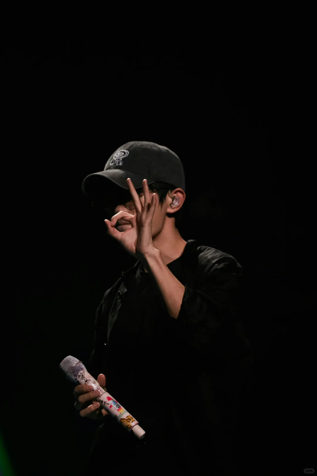 易烊千玺……