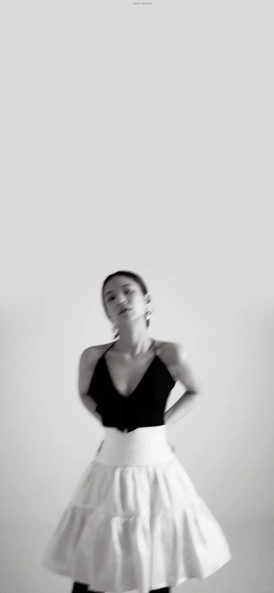 jennie黑白壁纸