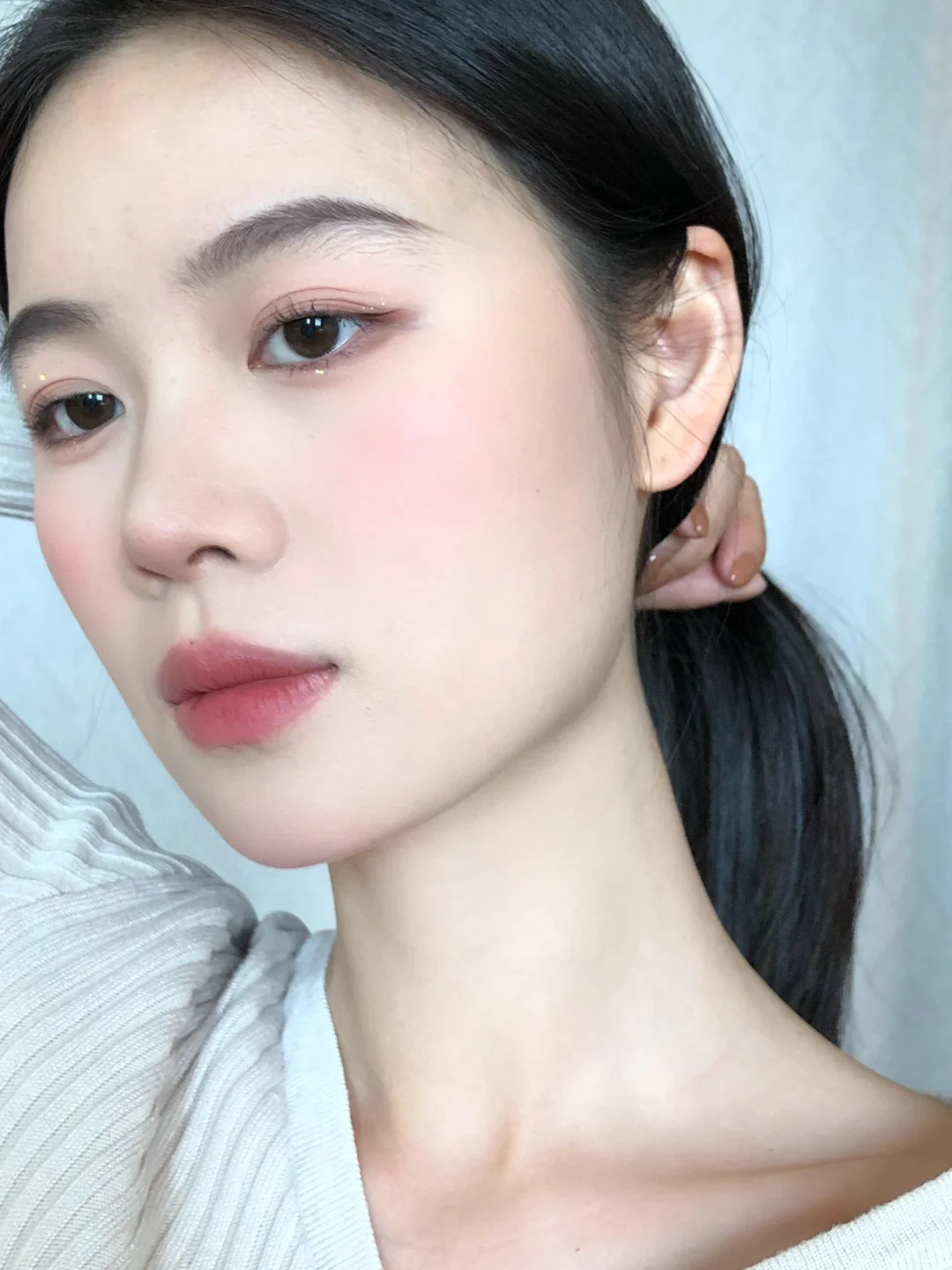 烟粉色清透淡人妆！
