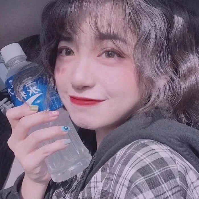 甜甜的小姐姐呀