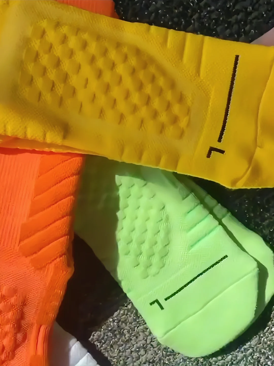 篮球场上的隐形战靴🔥！这袜子稳到爆🏀