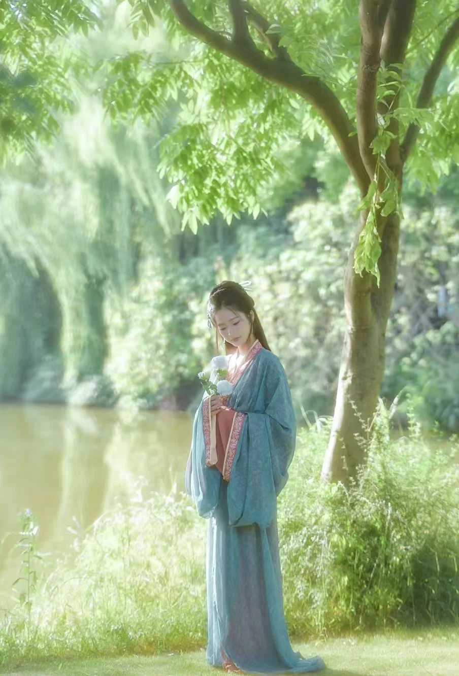 就！是！现！在！的！古装！美！女！