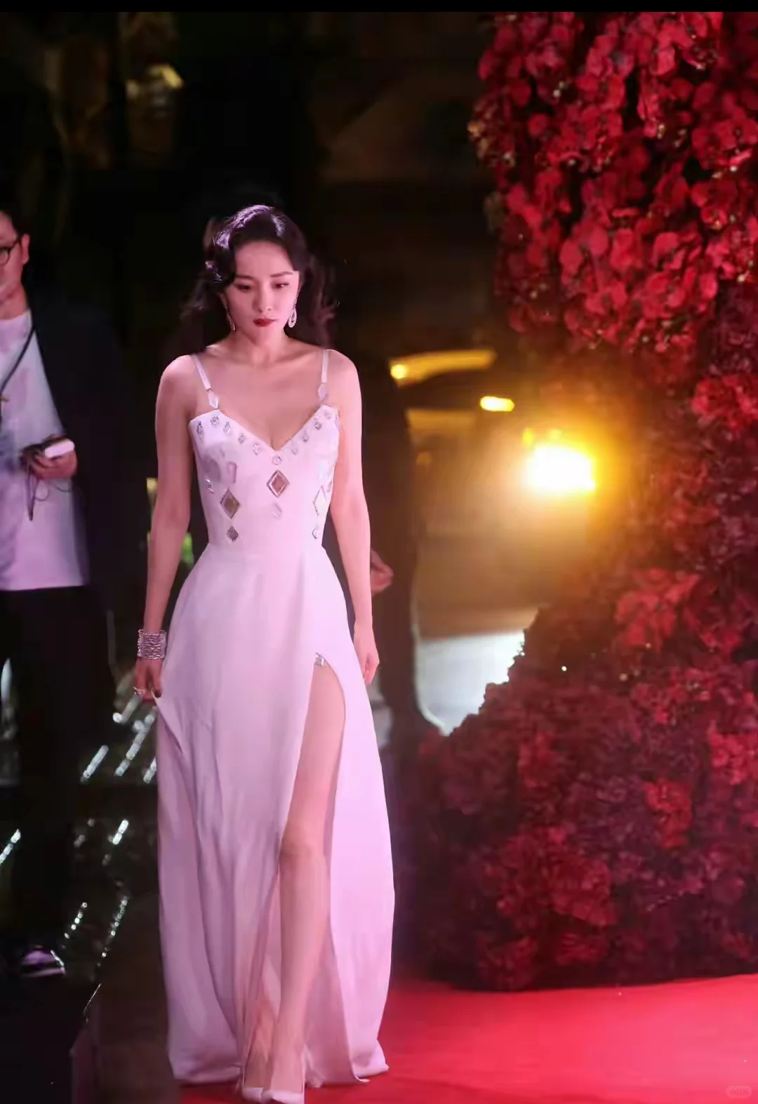 杨幂：这个造型，真的很媚…
