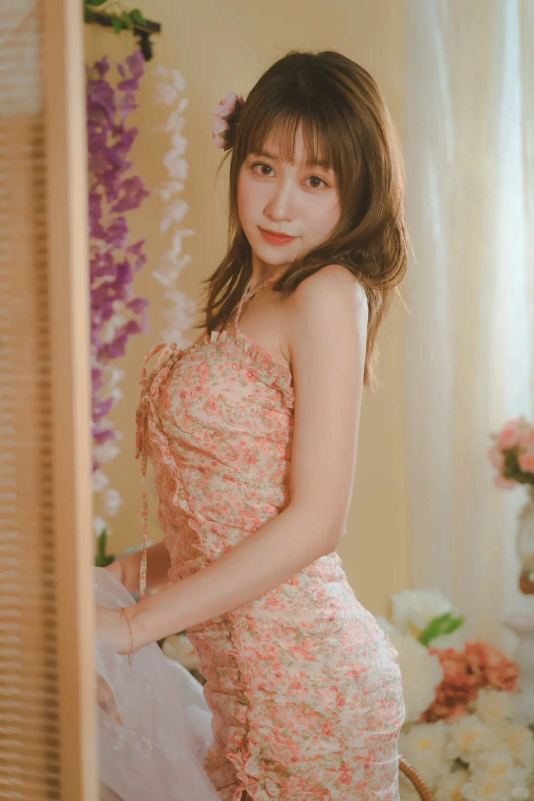 花房里的纯欲轻私房写真💐
