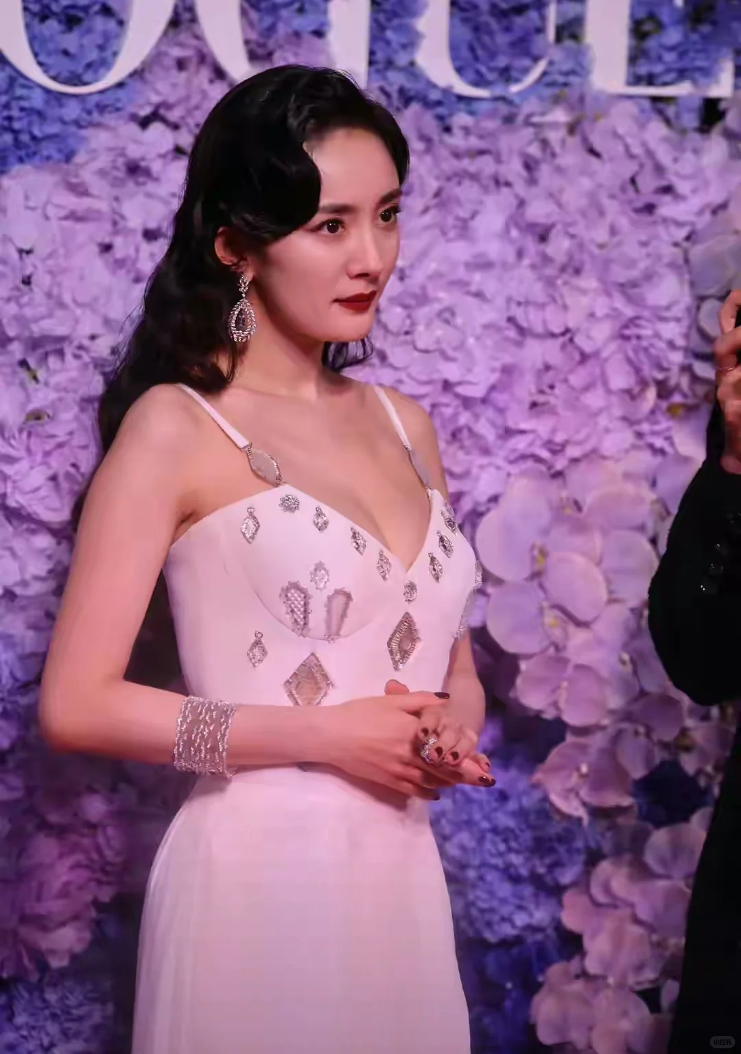 杨幂：这个造型，真的很媚…