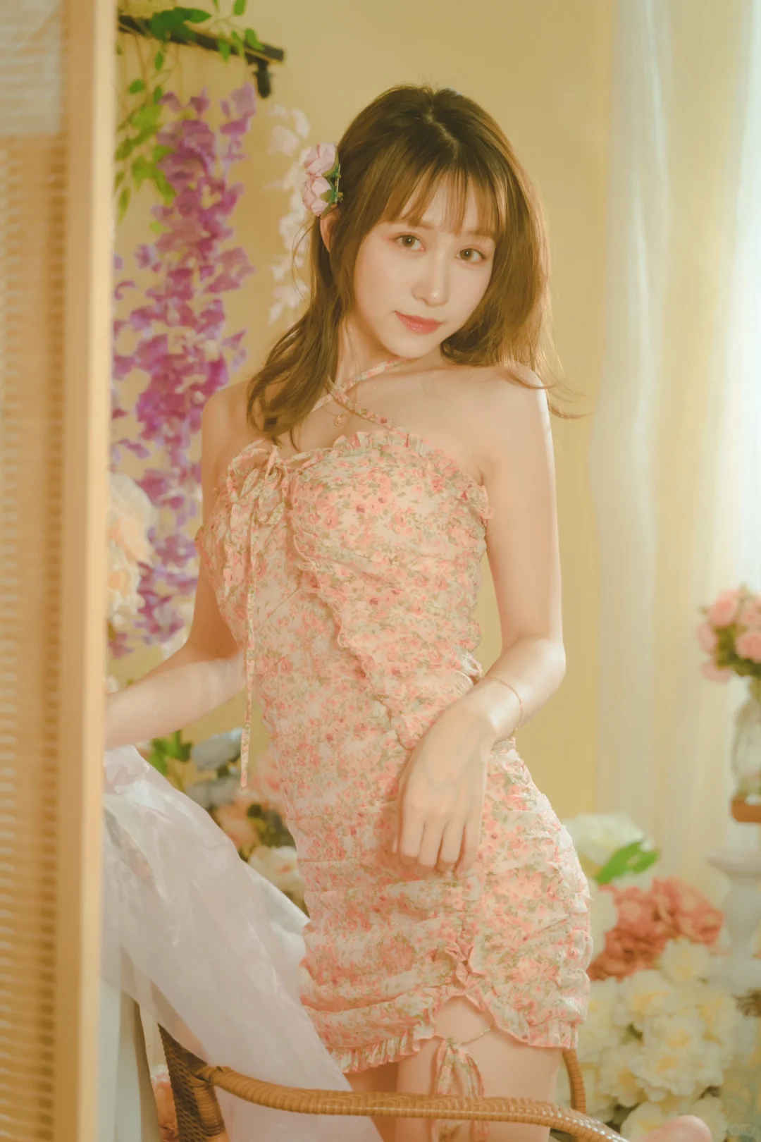 花房里的纯欲轻私房写真💐