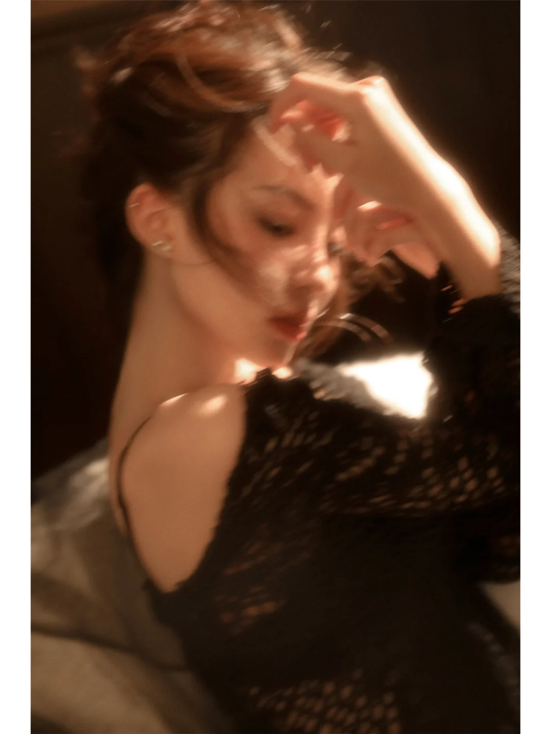 看一眼就沦陷的❗性感轻私发少女写真