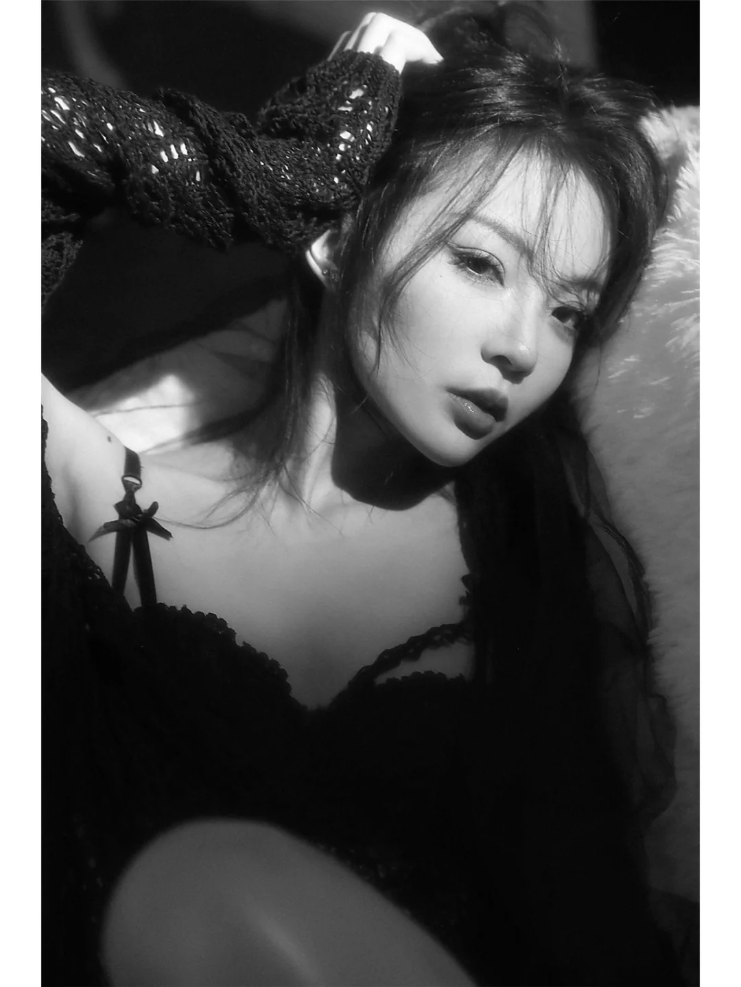 看一眼就沦陷的❗性感轻私发少女写真