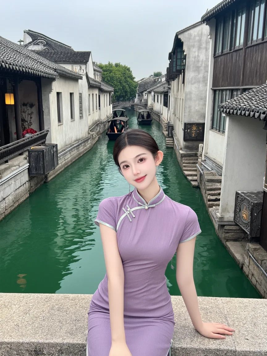 青山灼灼，阳光熠熠