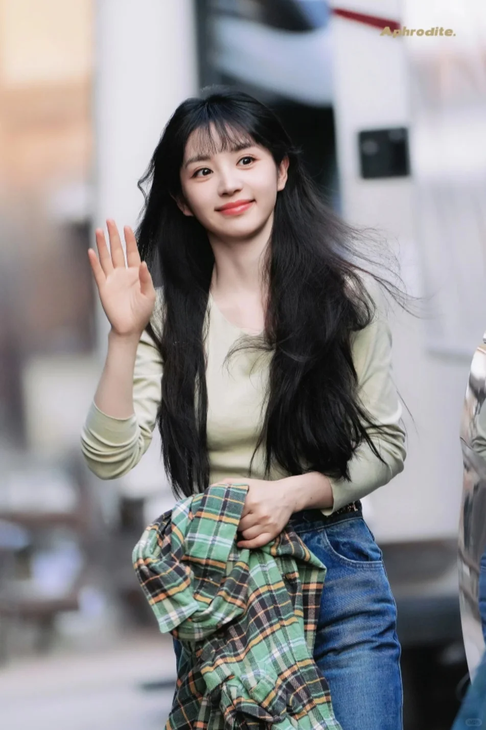 突然对女明星起了敬意。。