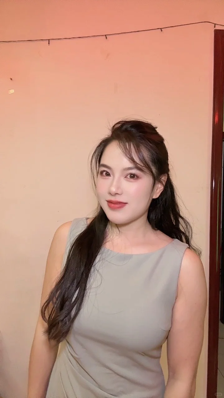 30+微胖少妇，反差感，温柔气质女人