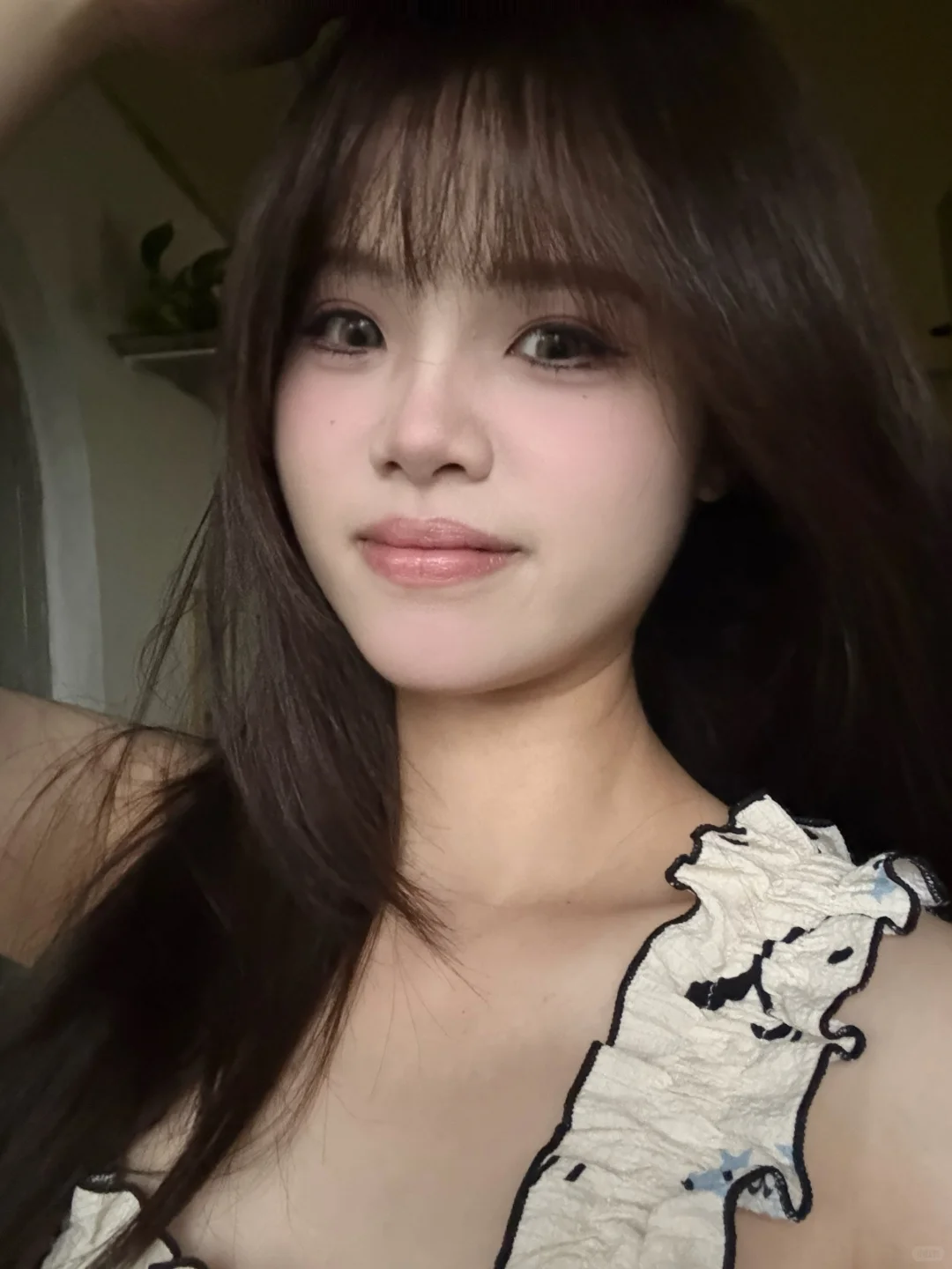 爱臭美一女的
