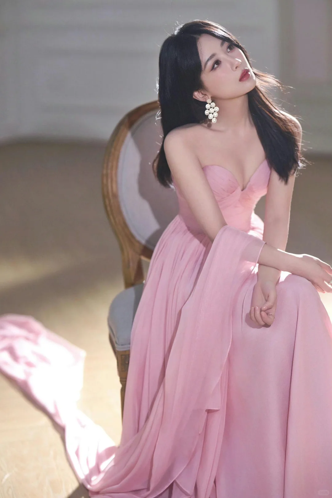 杨紫，容颜，胜了一切形容🌸