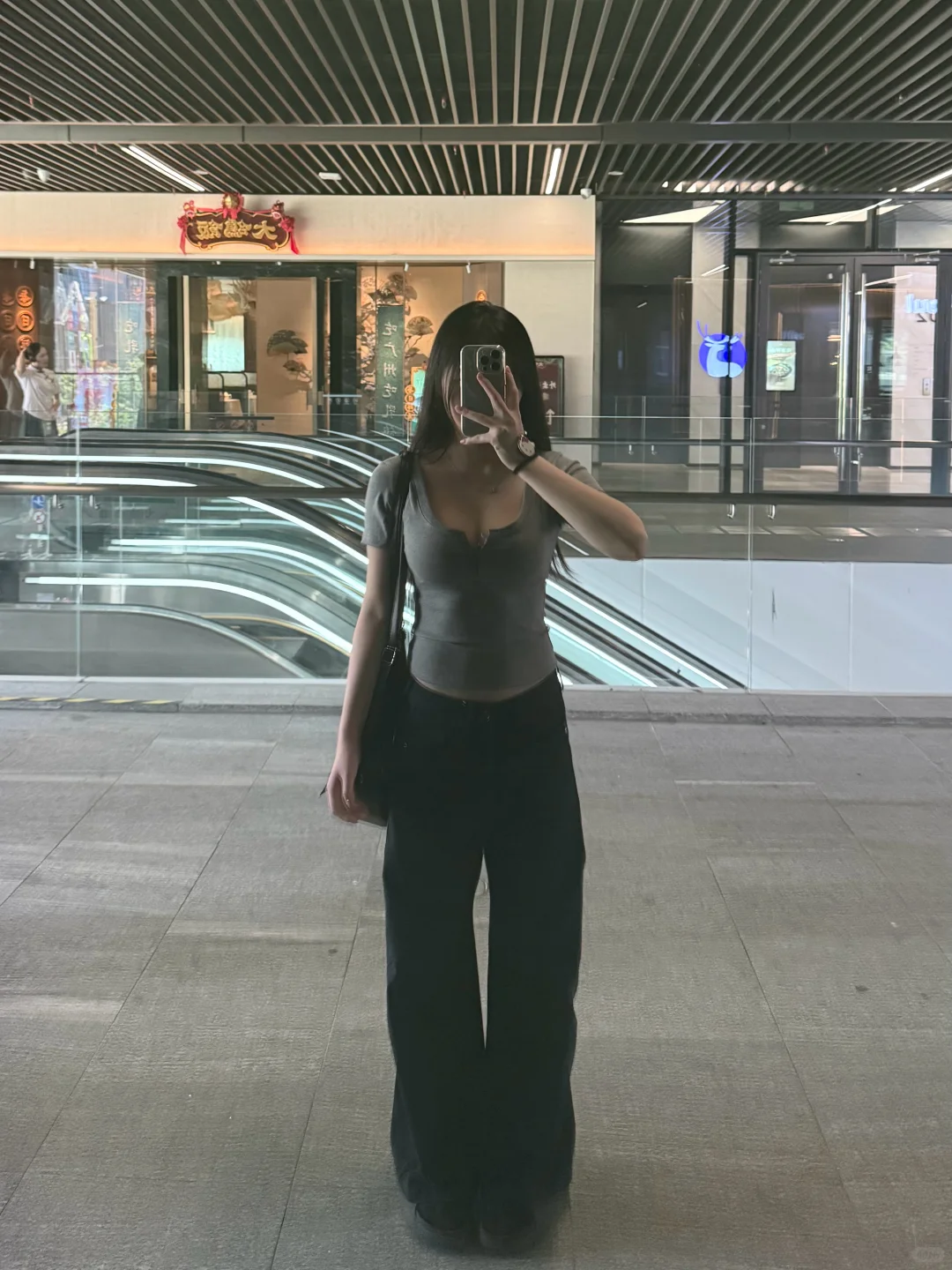 显身材这块没的说（live直出）