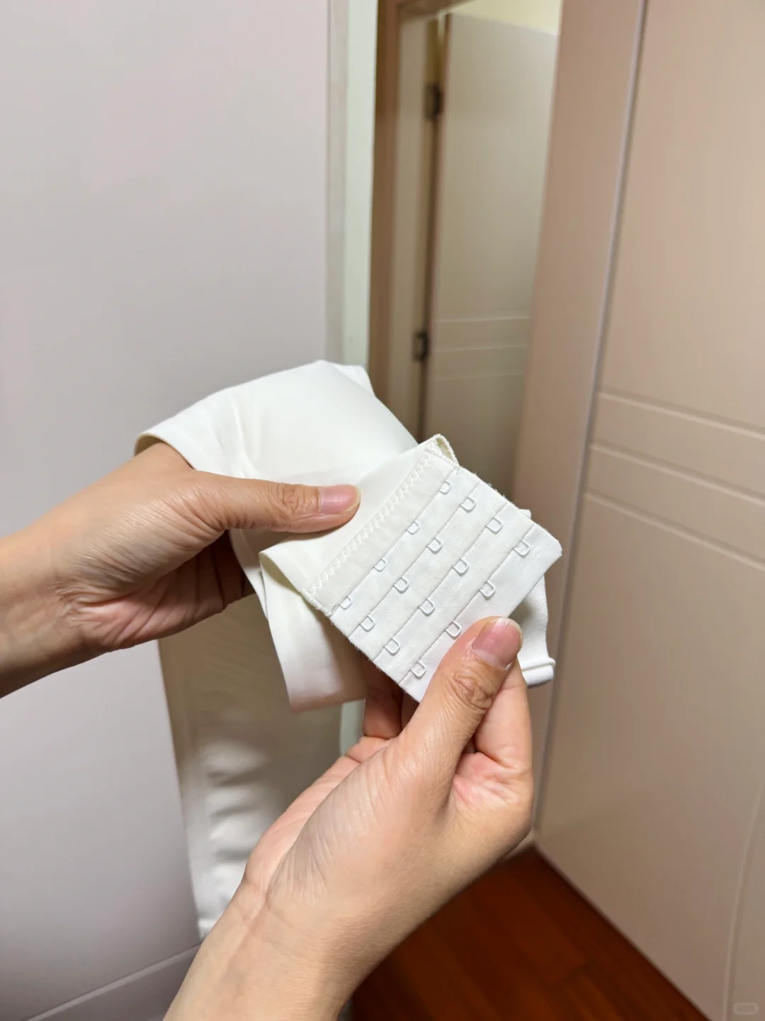 一秒“缩胸”😭没有圆盘大胸姐妹不爱吧……