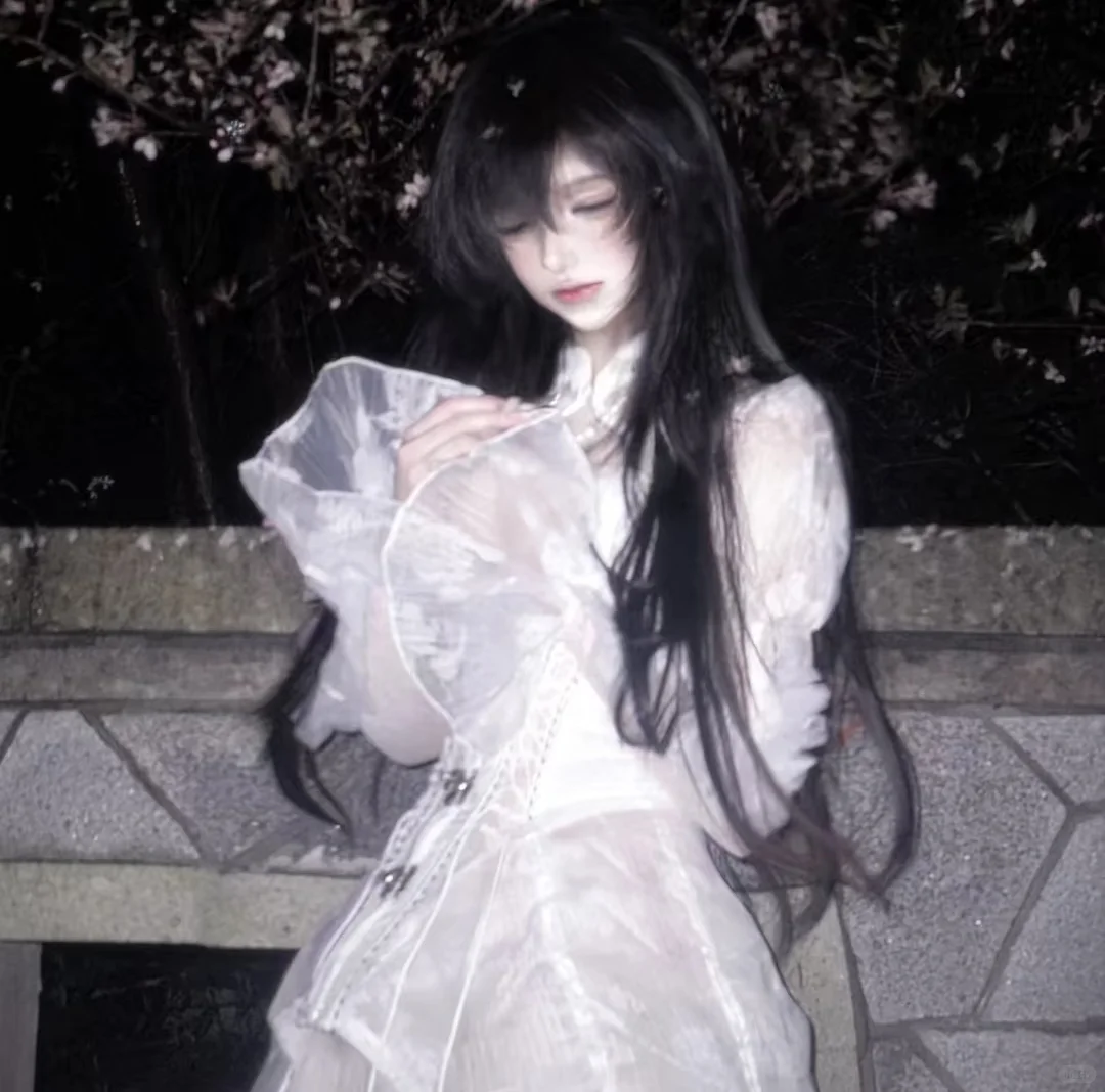 𝙒𝙚𝘾𝙝𝙖𝙩｜白色氛围感女头