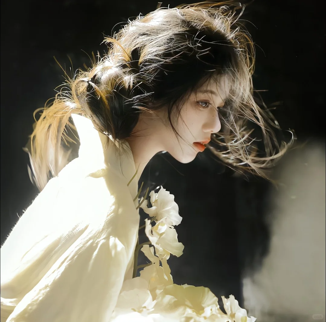𝙒𝙚𝘾𝙝𝙖𝙩｜白色氛围感女头