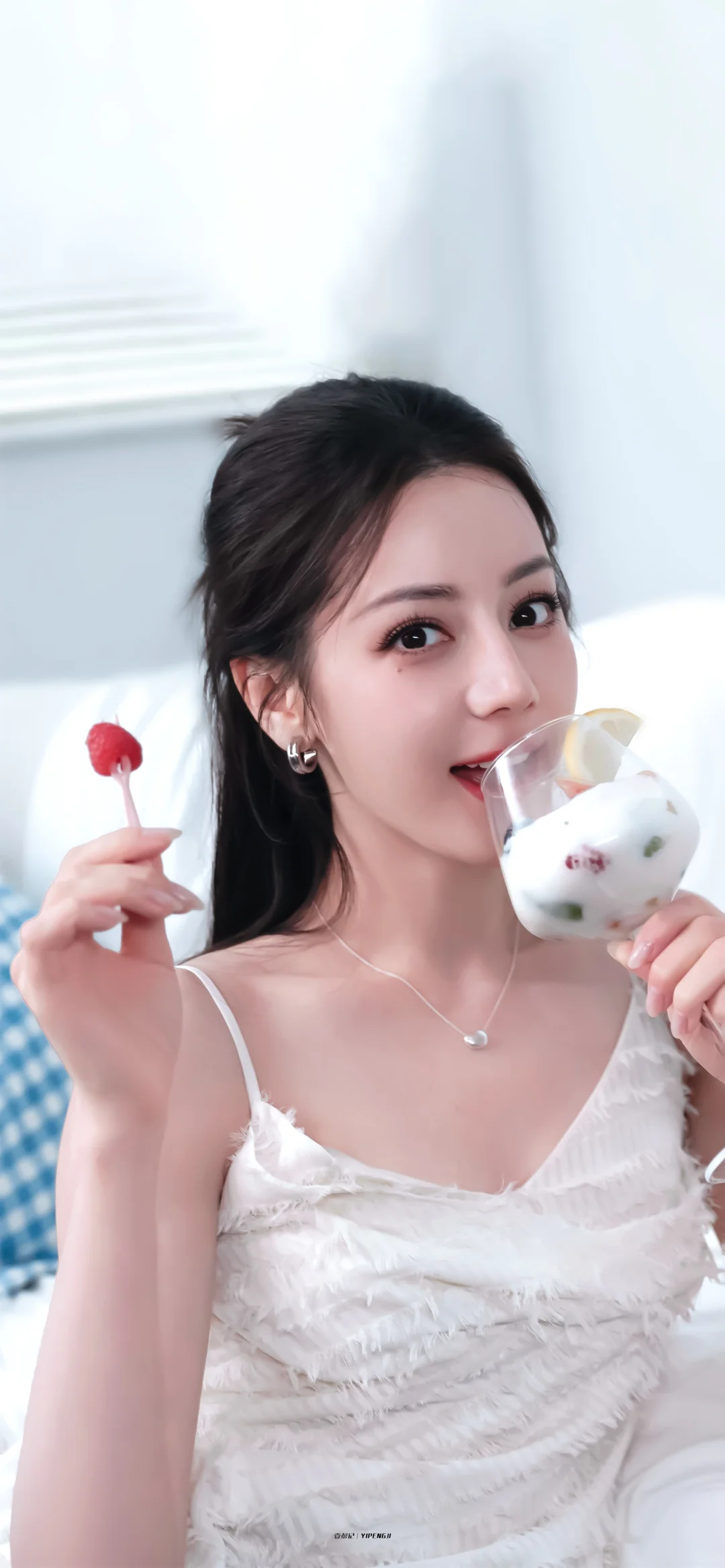 你的壁纸该换了🫰
