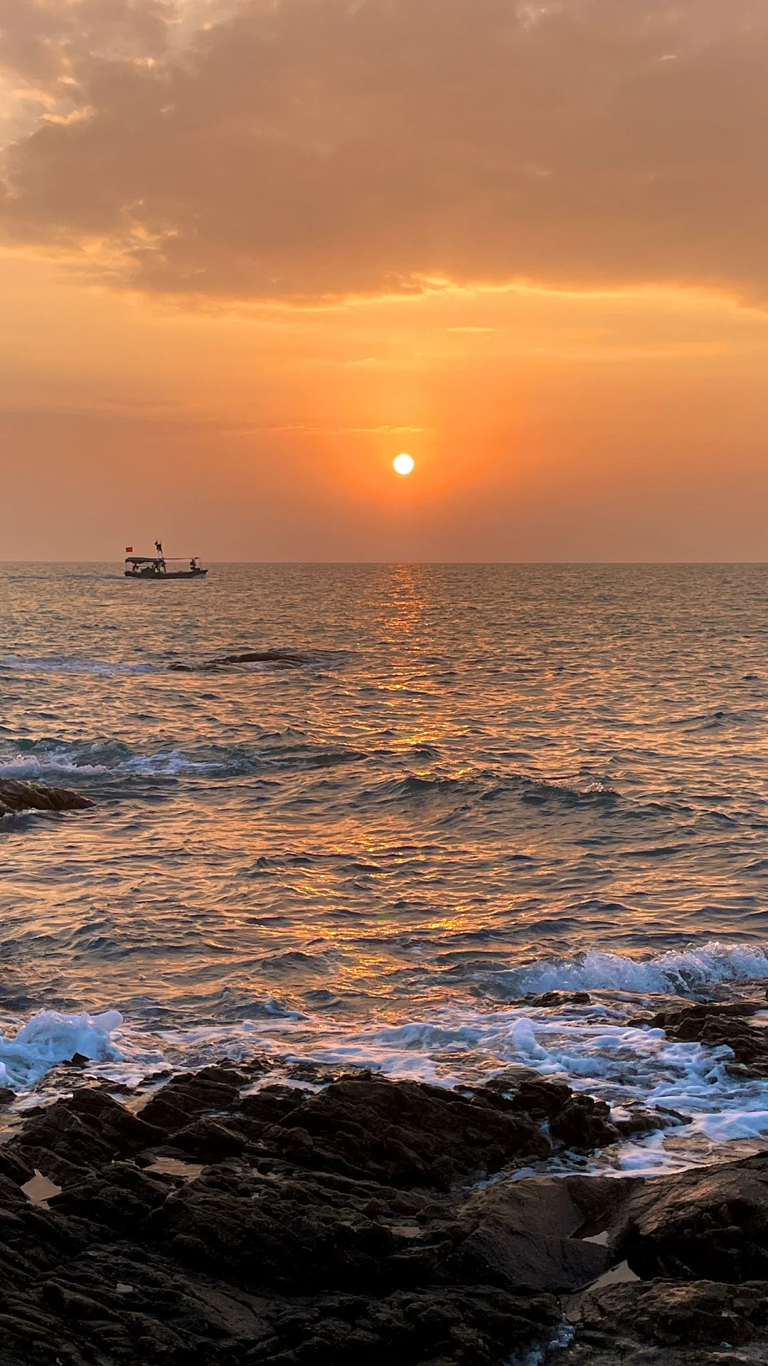 海的浪漫，日落占一半