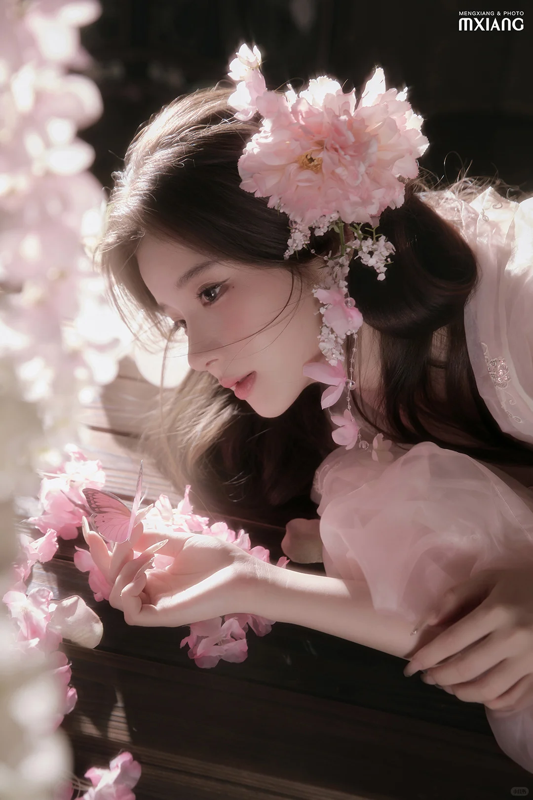 “晴光拂雪，桃映春诗”🌸｜清冷感新中式📷