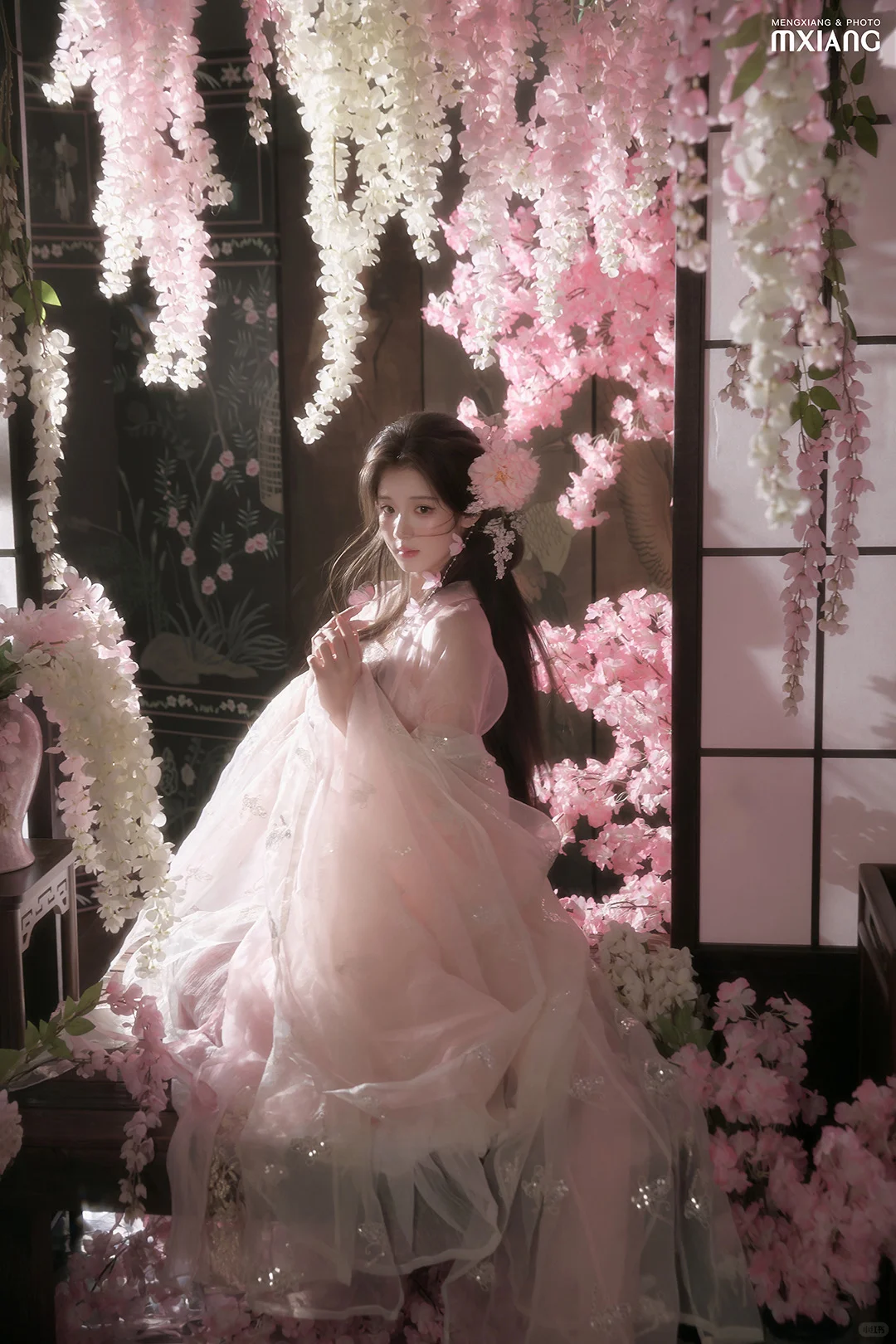 “晴光拂雪，桃映春诗”🌸｜清冷感新中式📷
