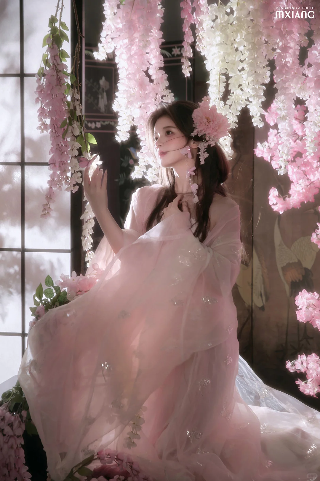 “晴光拂雪，桃映春诗”🌸｜清冷感新中式📷