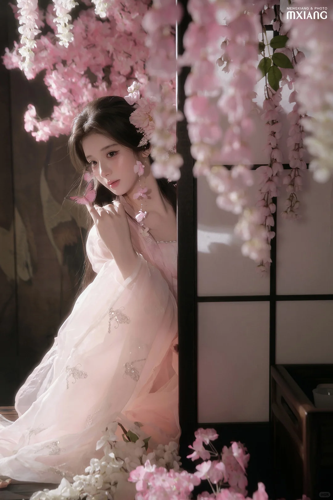 “晴光拂雪，桃映春诗”🌸｜清冷感新中式📷