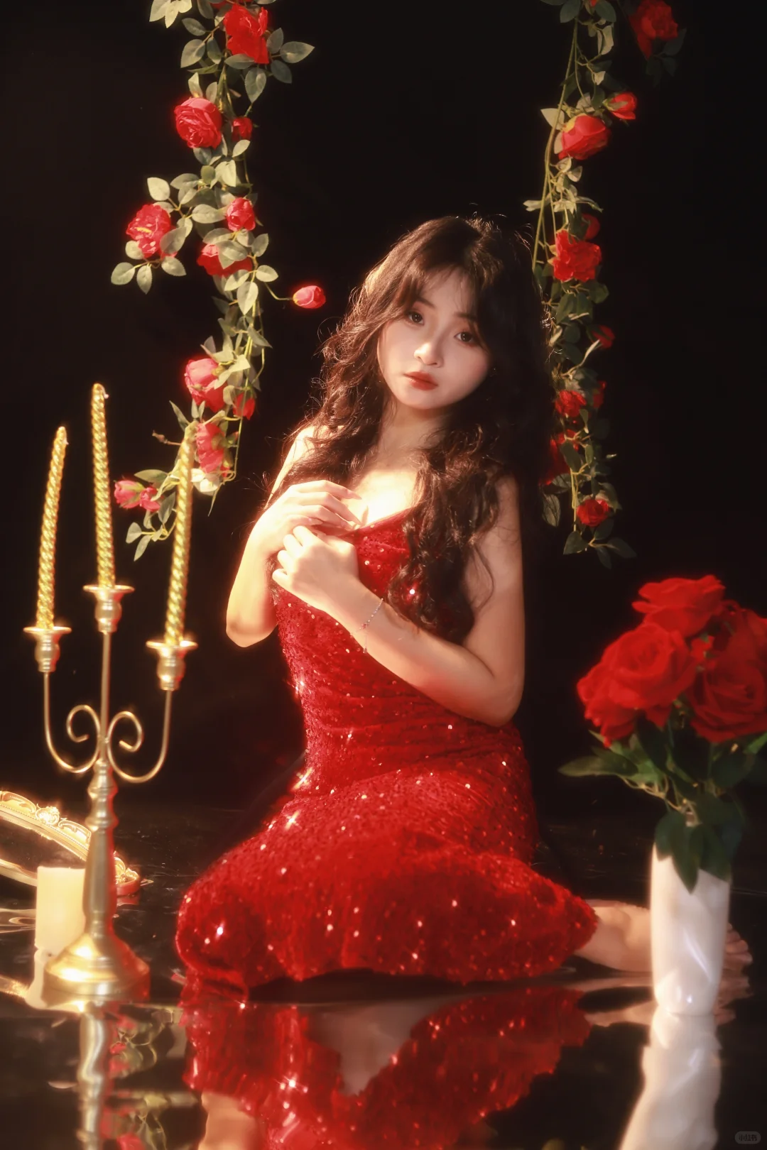 娇艳红玫瑰，这组氛围感写真也太美了吧！