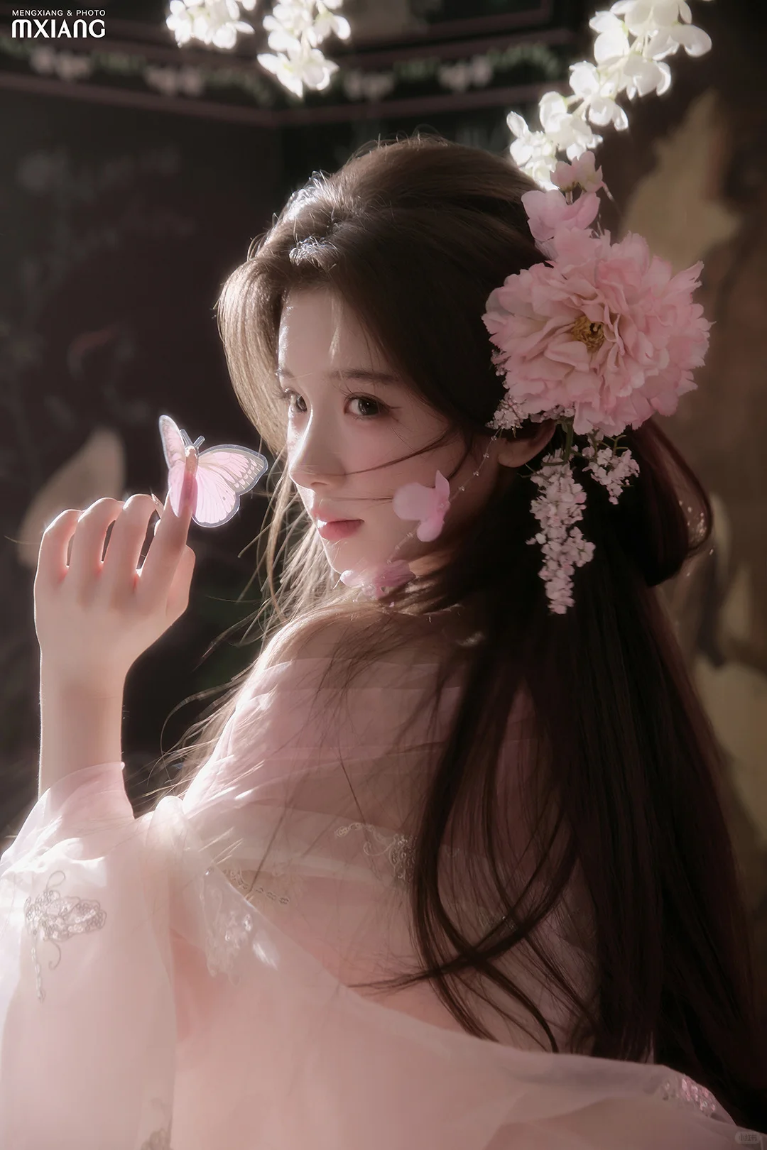“晴光拂雪，桃映春诗”🌸｜清冷感新中式📷
