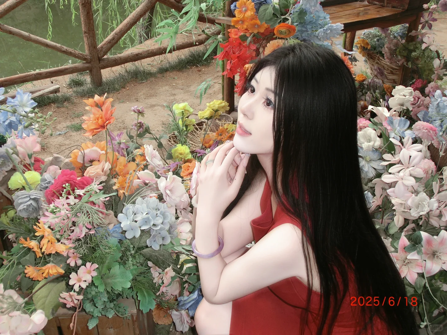 因为红色爱上了她💕