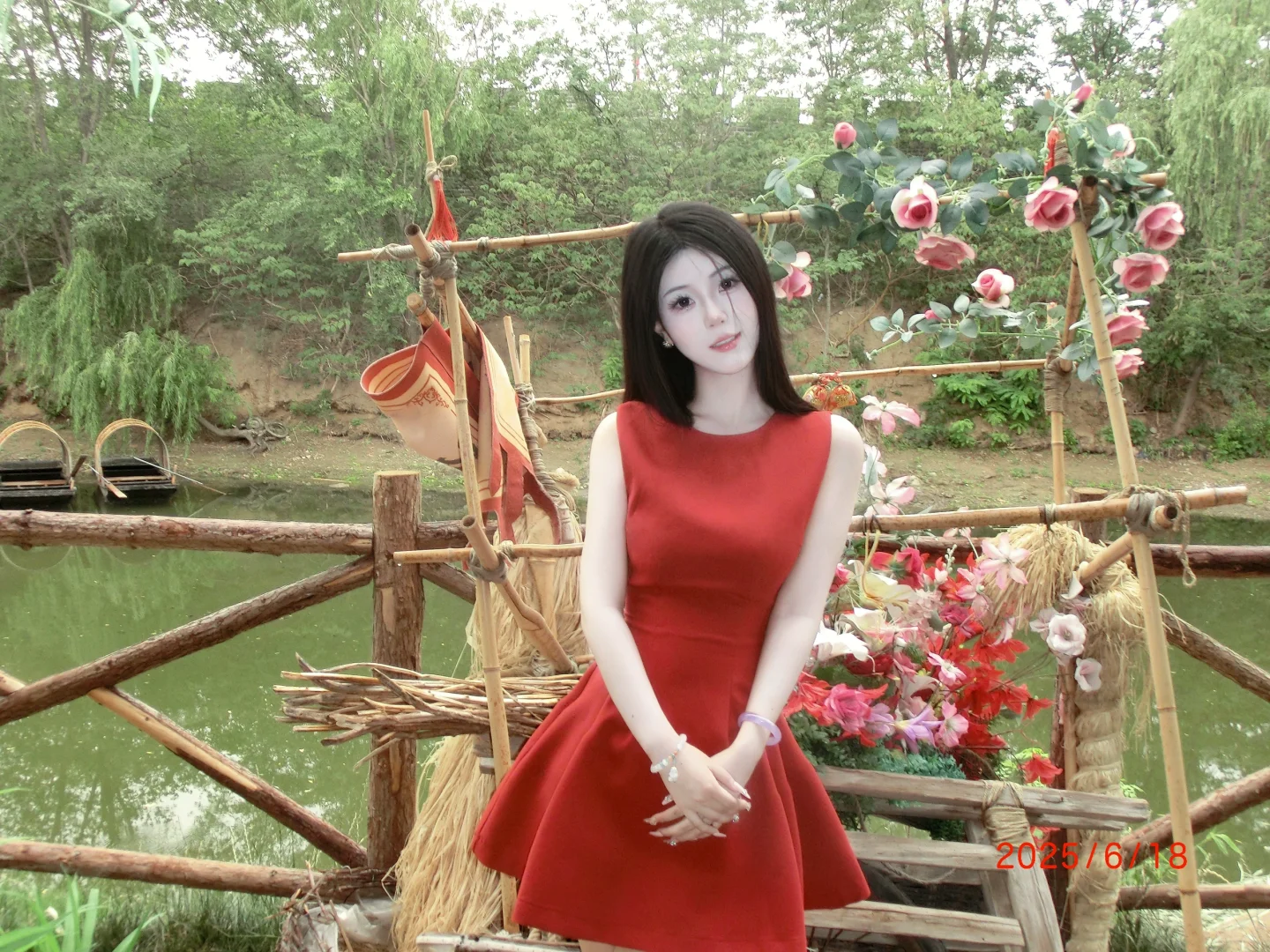 因为红色爱上了她💕