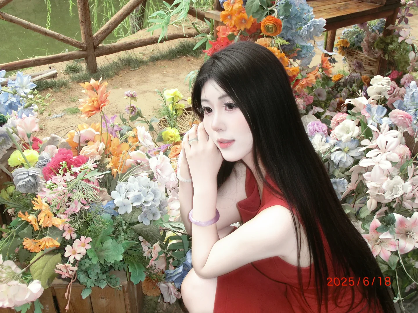 因为红色爱上了她💕