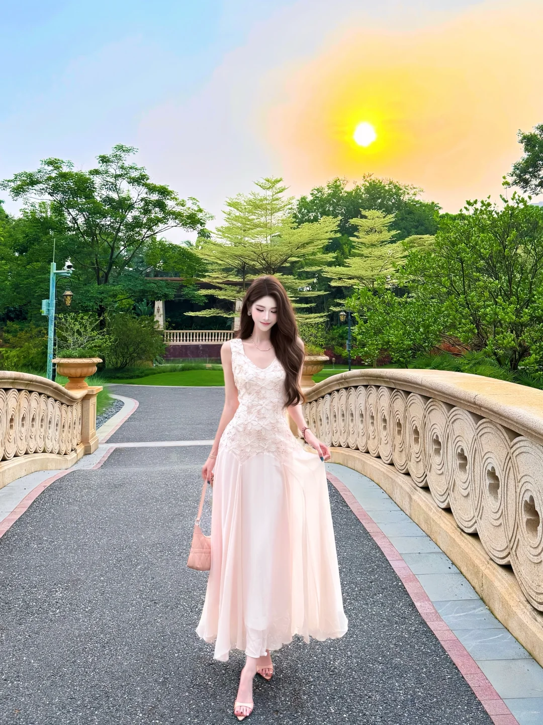 诶 这位小姐…