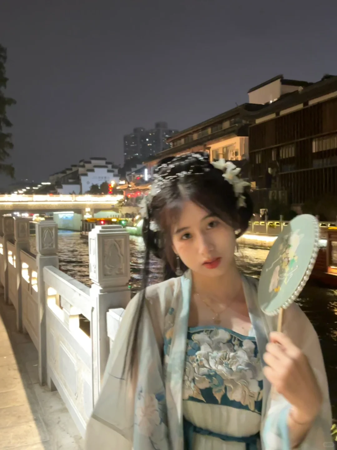 在秦淮河穿汉服拍照真的很出片！！