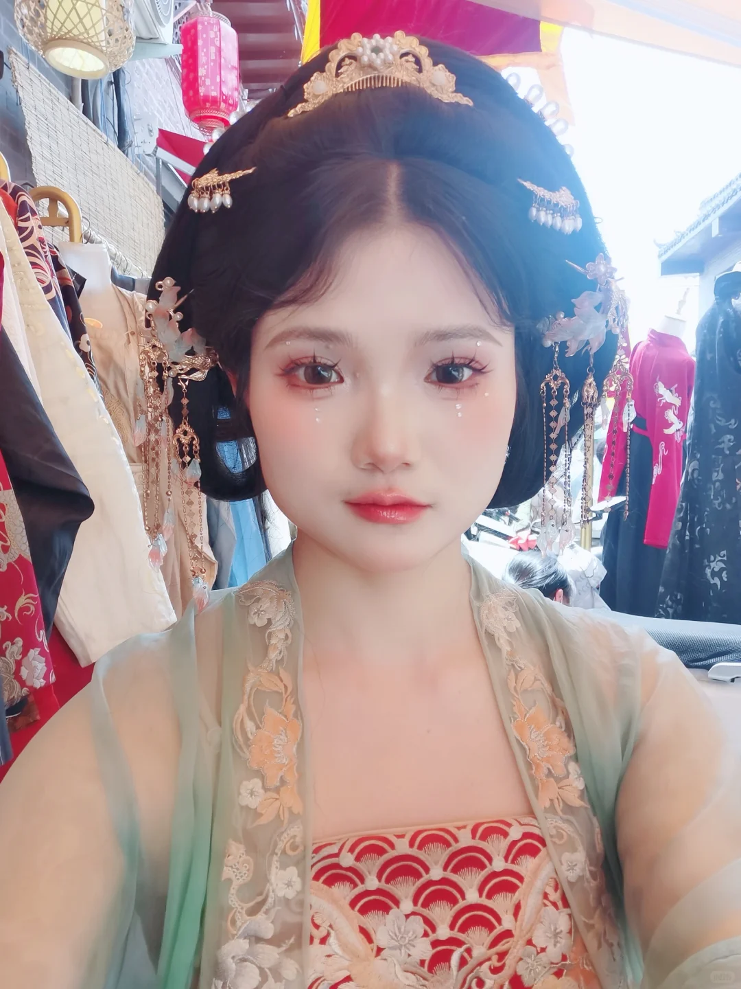 洛阳妆造没踩雷,开心