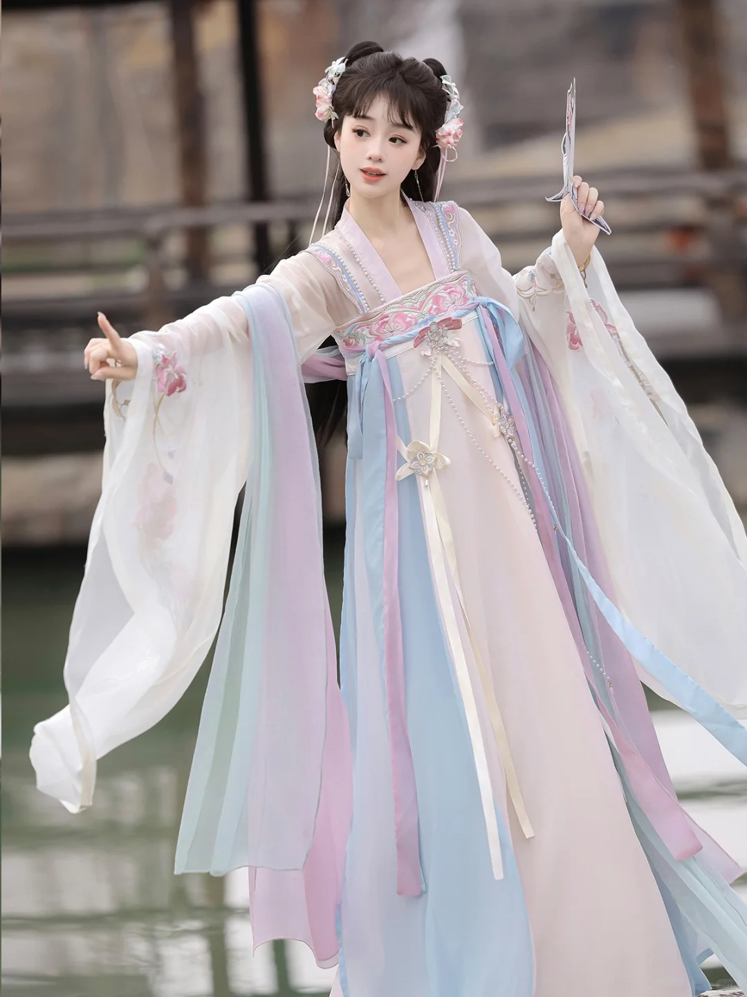 一眼惊艳的齐胸汉服，粉蓝配色～