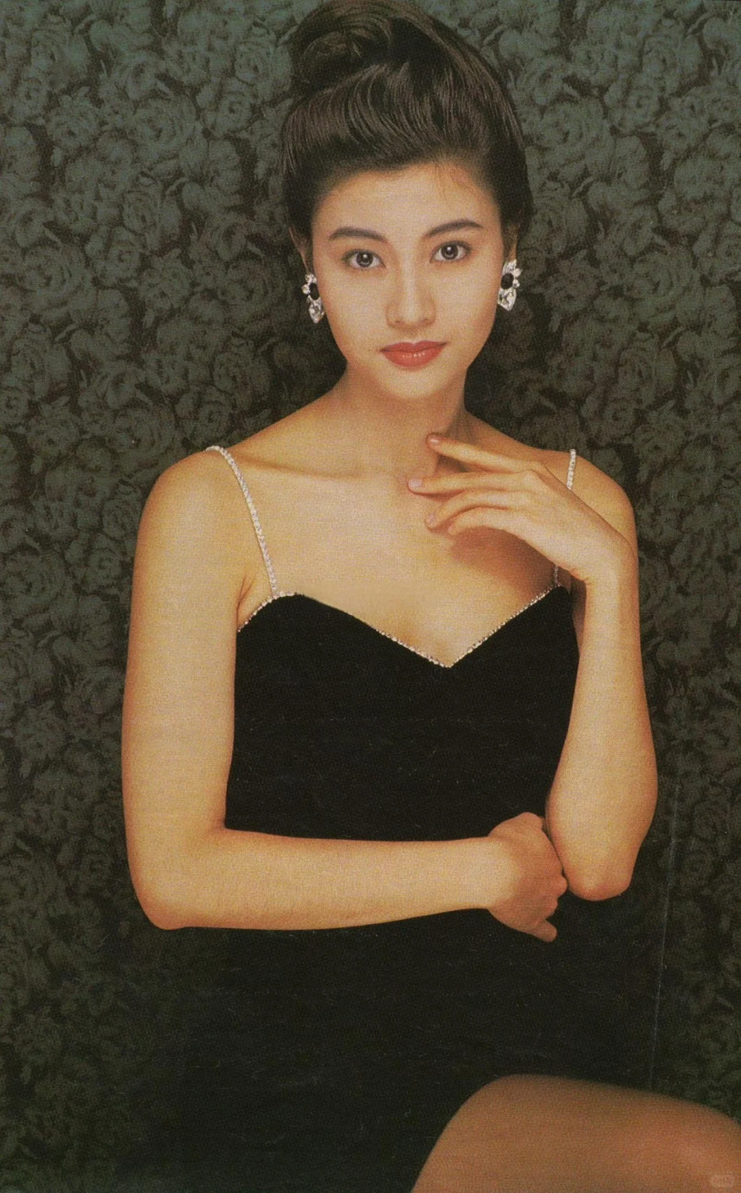 金似衣裳玉似身 艳如桃李灿若霞🌸李嘉欣