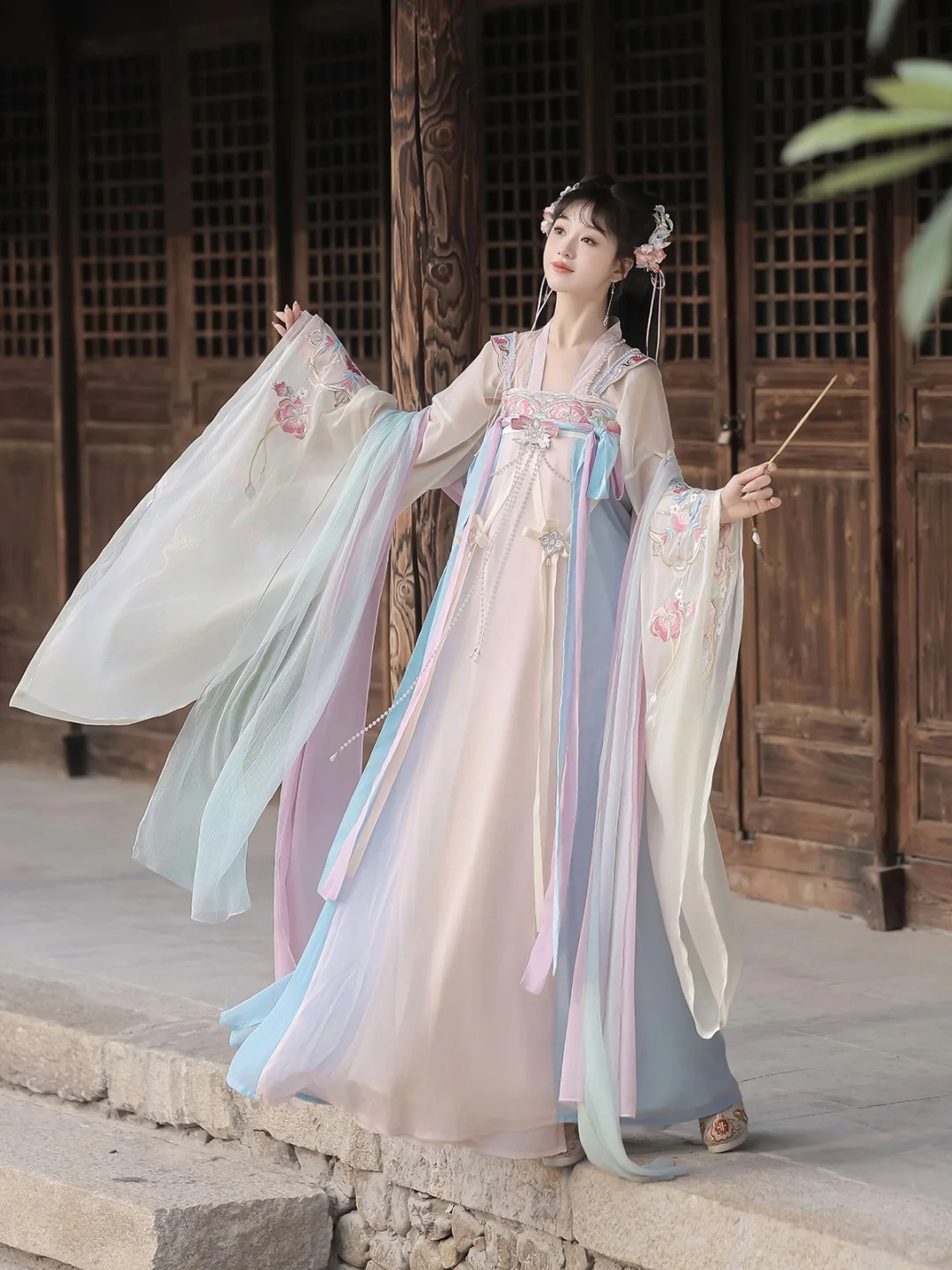 一眼惊艳的齐胸汉服，粉蓝配色～