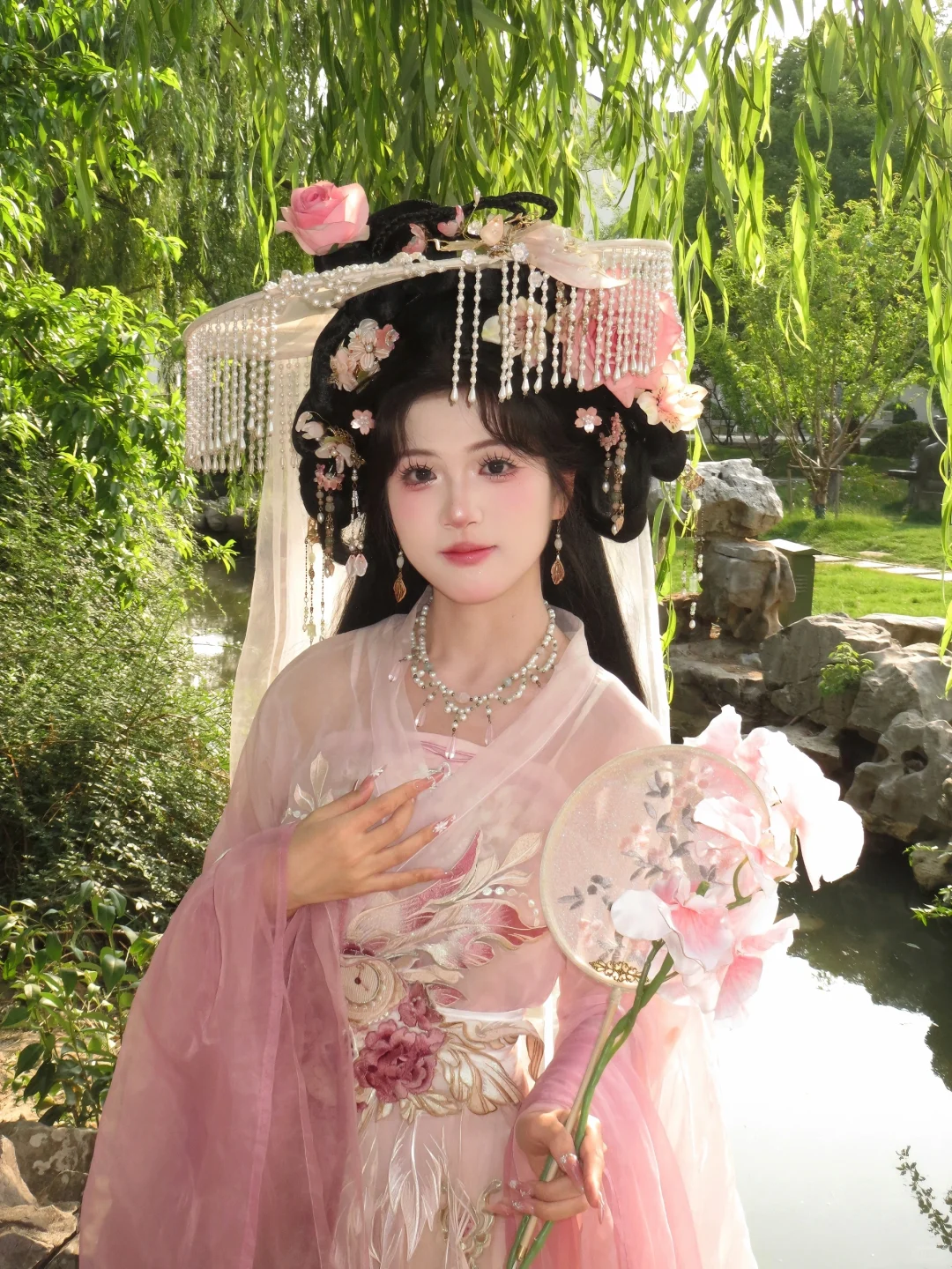 “春知晓梦不觉，恰似你我那年”